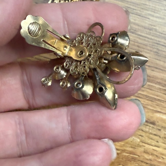 2 Pair Vintage Clip on Earring Sets Elegant Gold and Green, Purple & Gold - Picture 8 of 15